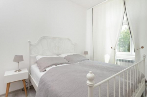 Apartamenty z Parkingiem Tylko 8 Minut Spaceru od Morza by Noclegi Renters